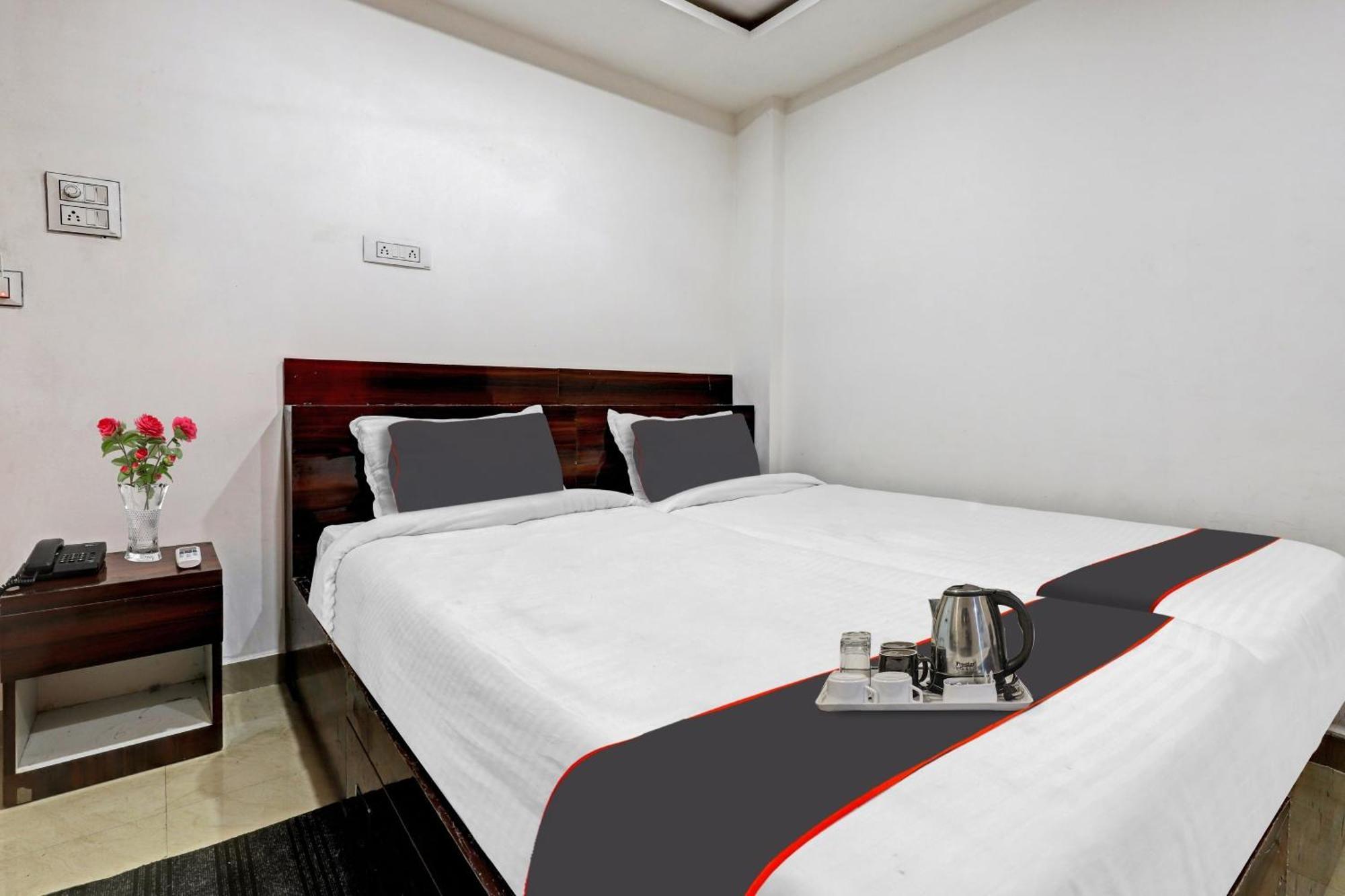 Hotel O Lakhi Guest House Guwahati Exterior foto