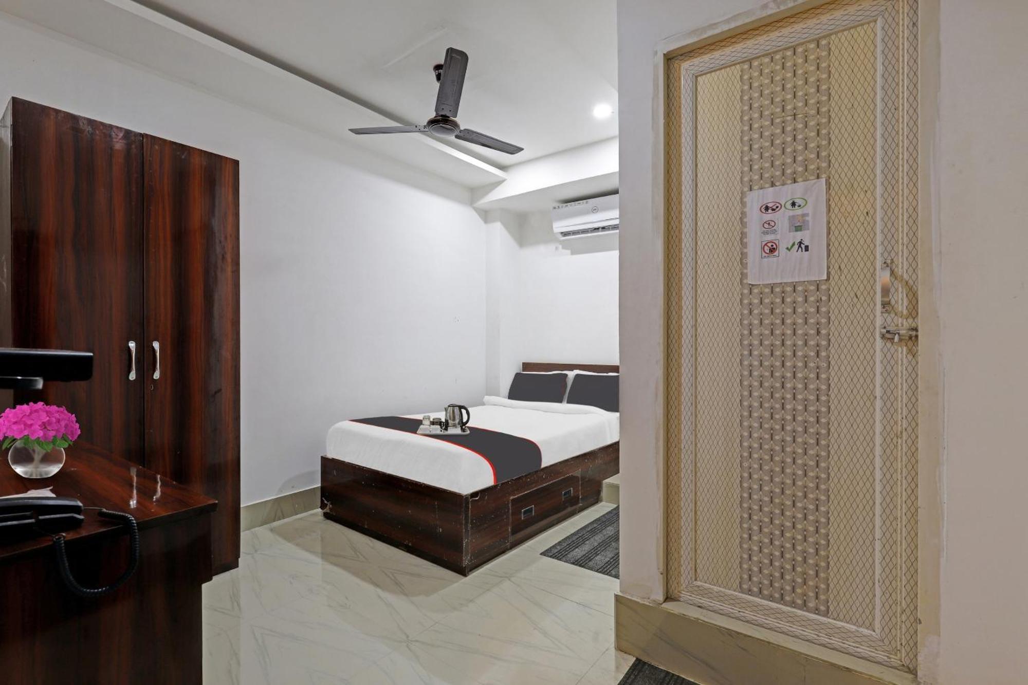 Hotel O Lakhi Guest House Guwahati Exterior foto