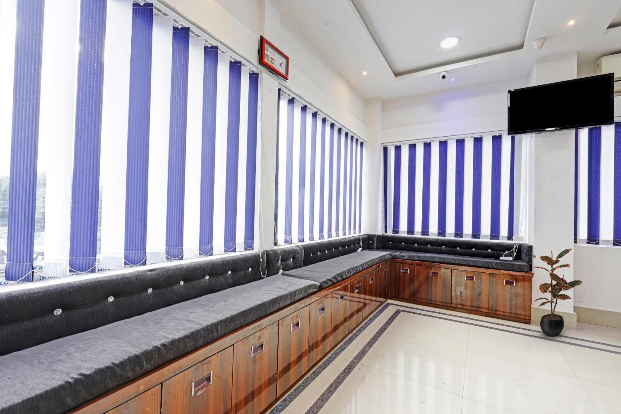 Hotel O Lakhi Guest House Guwahati Exterior foto