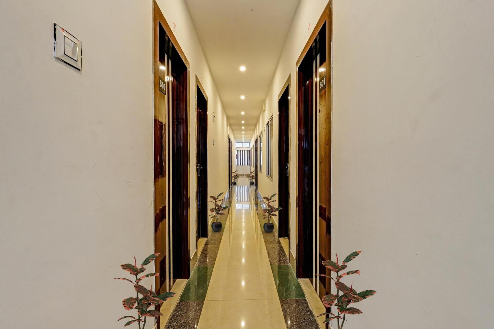 Hotel O Lakhi Guest House Guwahati Exterior foto